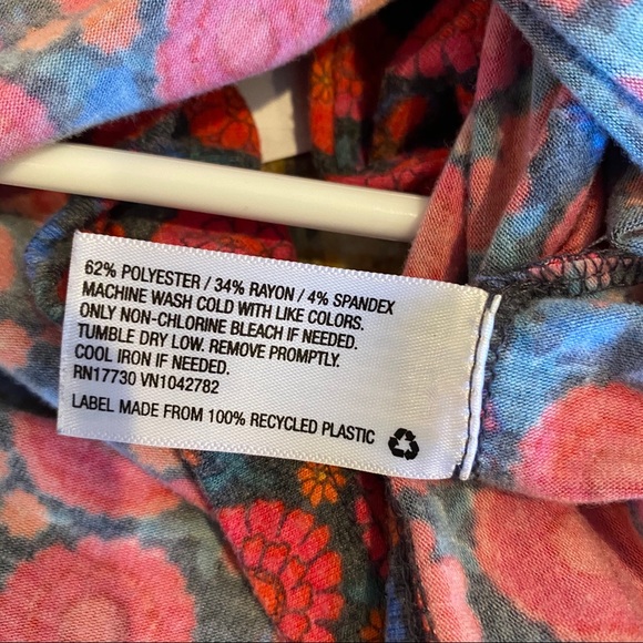 Mossimo Supply Co. flower long sleeve Baby Tee crop top Size Small - Picture 10 of 10